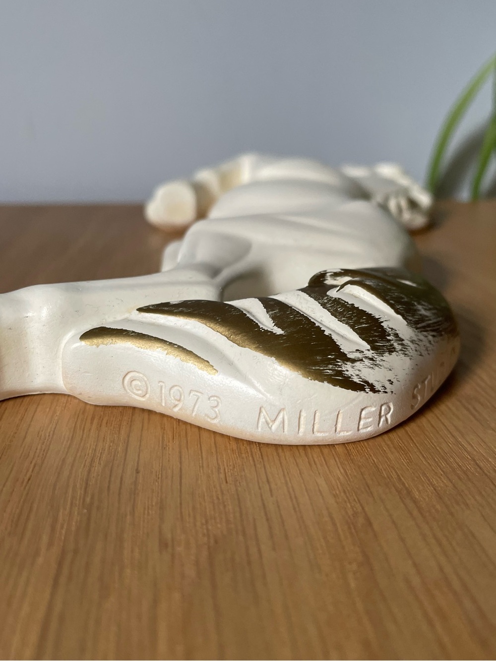 Vintage 1970s Miller Studio Chalkware White and Gold Rearing Horse Wall Hanging - Picture 8 of 13
